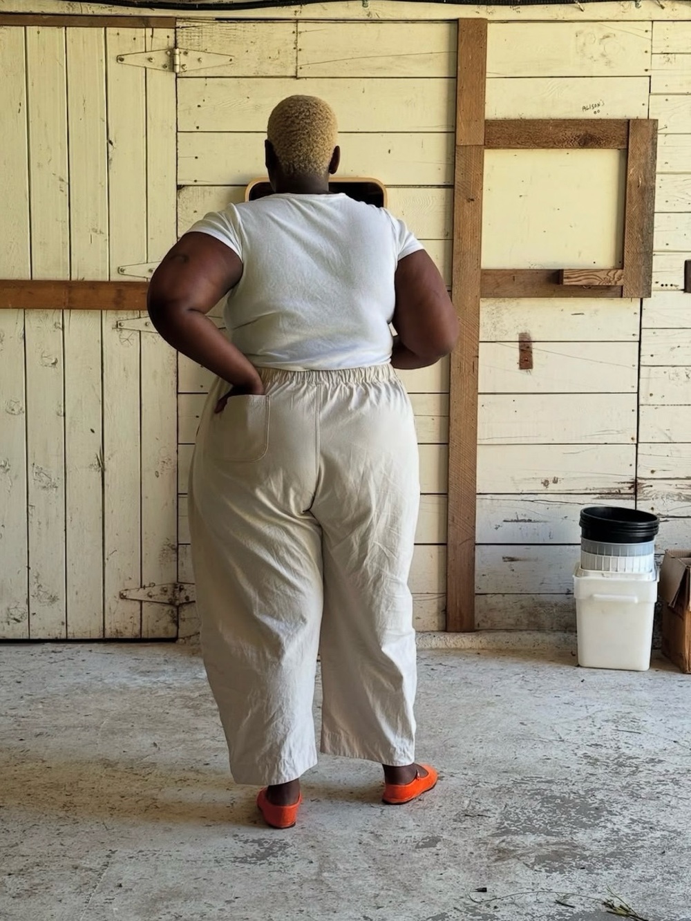 Shelter Jules pant in Ivory.  Cream Wide-Leg Drawstring Pants back pocket. - Picture 4 of 4